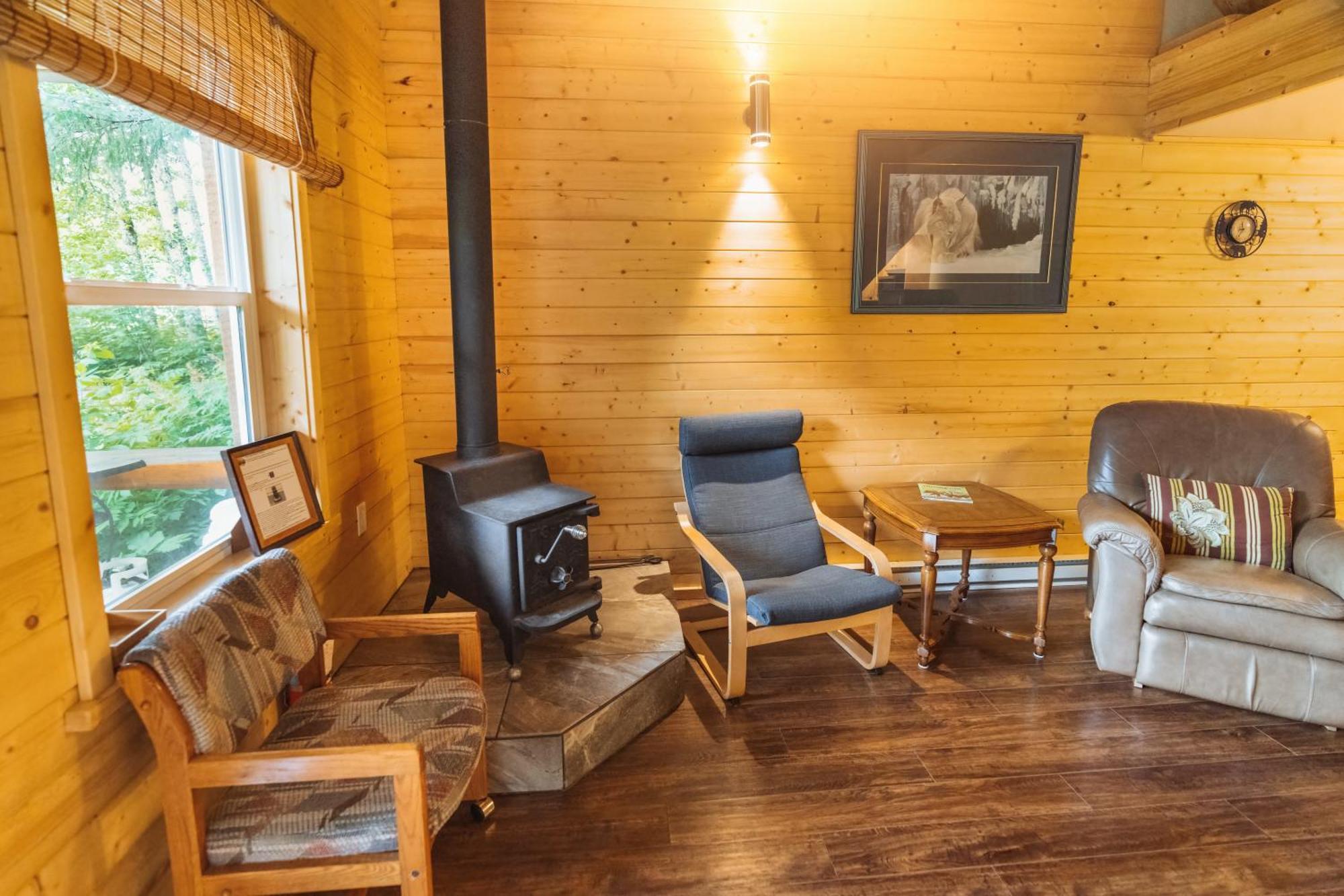 Bella Coola Grizzly Tours And Resort Hagensborg Екстер'єр фото
